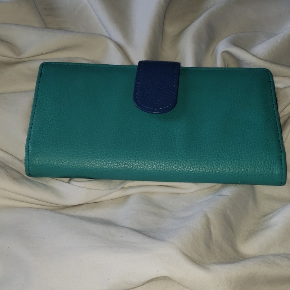 Women's leather wallet